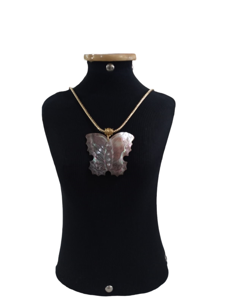 COLAR BORBOLETA ABALONE - UND