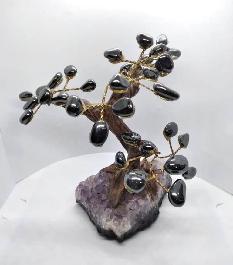 ARVORE DE RESINA COM PEDRA HEMATITA GDE - UND