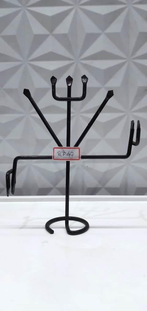 FERRAMENTA EXU 7 CATACUMBAS 20CM - UND