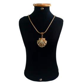 COLAR CONCHA DOURADO - UND
