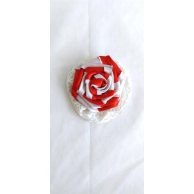 FLOR DE CABELO VERMELHO E BRANCO C/BABADO BRANCO - UND